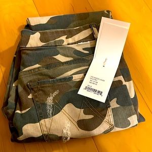 Mother High Waisted Looker Ankle Fray